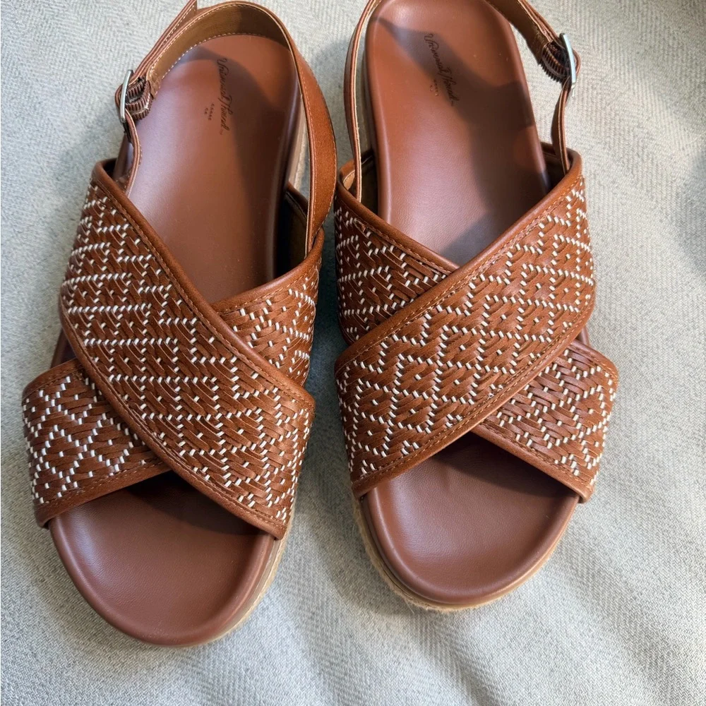 Universal Thread Elisa platform sandals - Picture 2 of 9